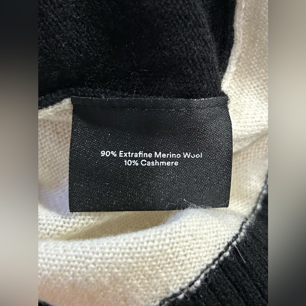 NWT Summersalt The Coziest Cashmere Blend Turtleneck Sea‎ Urchin & White Sand XS - Picture 8 of 10